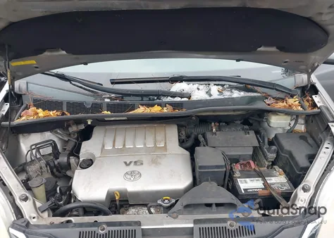 2011 Toyota Sienna Le V6 from USA, damaged, VIN 5TDKK3DC5BS024738